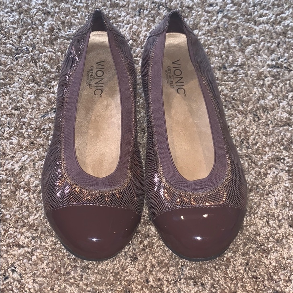 Brand new w/o tags Vionic Slipons